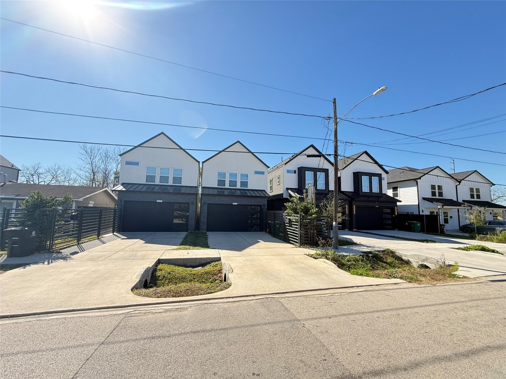 3720 Seabrook Street Houston, TX 77021 - Photo 7 of 10 a view of a house with cars