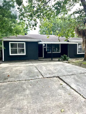 $2,200 | 2107 Garvey Drive, Pasadena, TX 77506