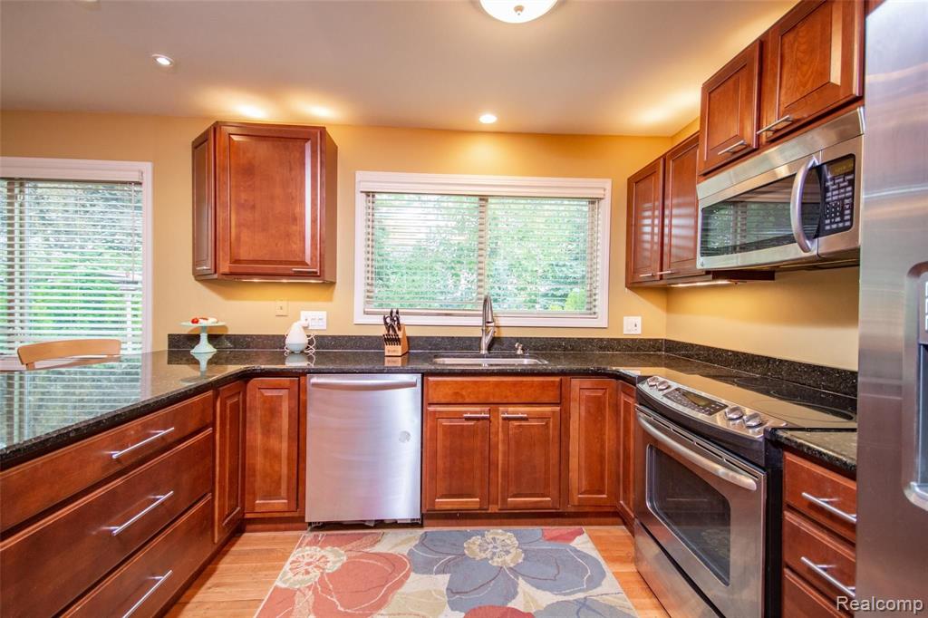 1491 Colony Drive Rochester Hills, MI 48307 - Photo 9 of 32