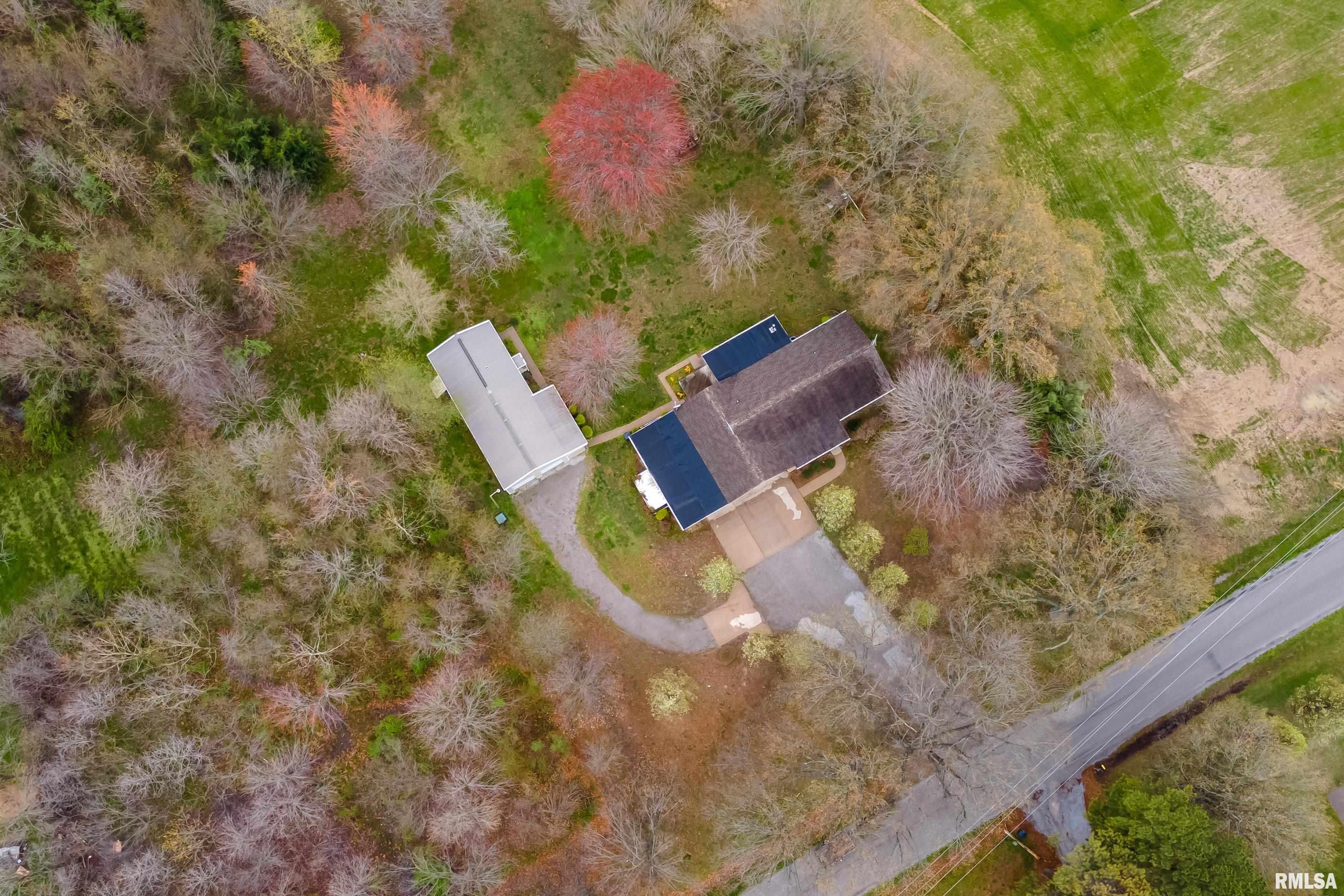 21868 Carlyle Road Thompsonville, IL 62890 - Photo 6 of 42