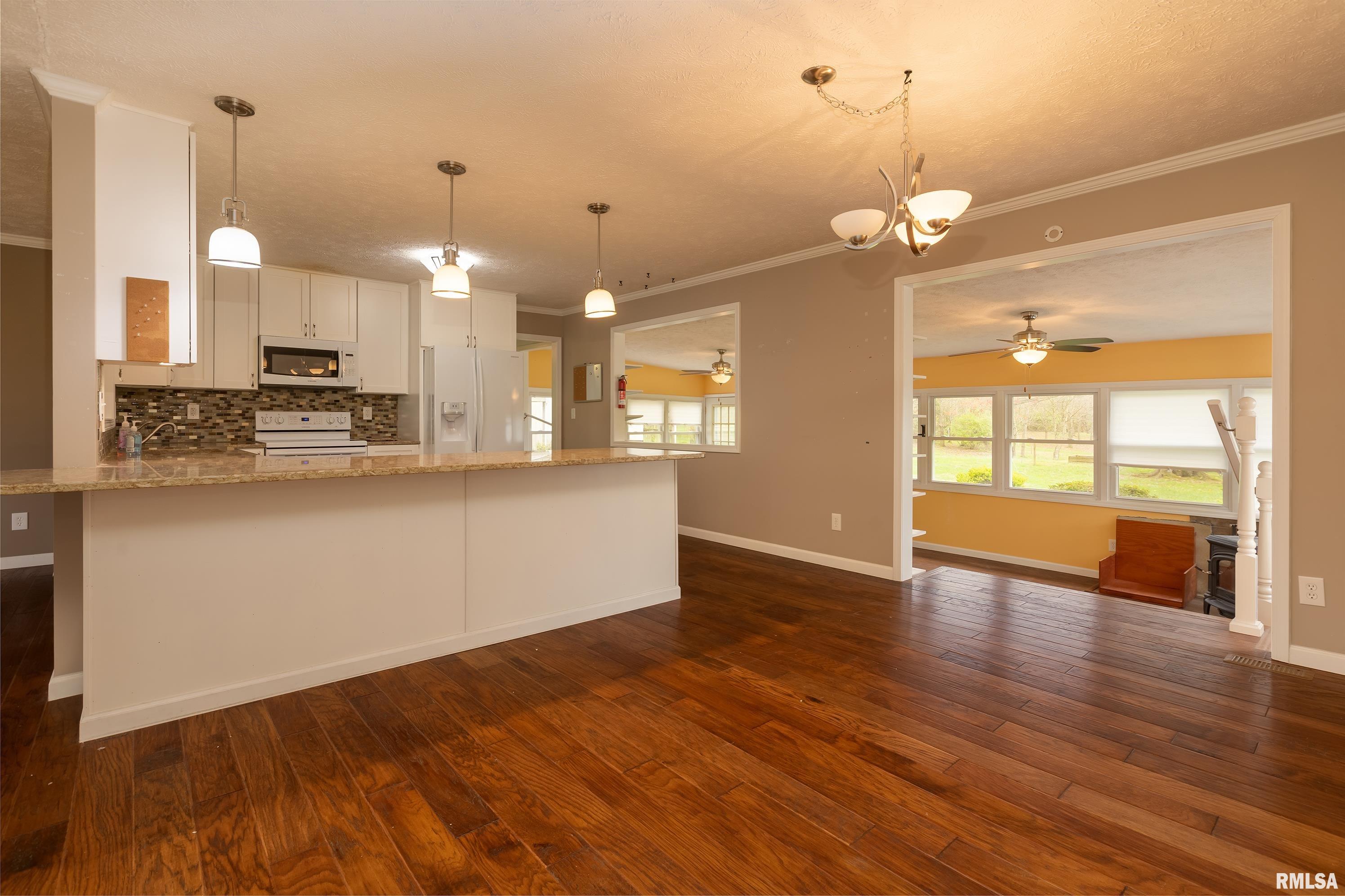 21868 Carlyle Road Thompsonville, IL 62890 - Photo 8 of 42