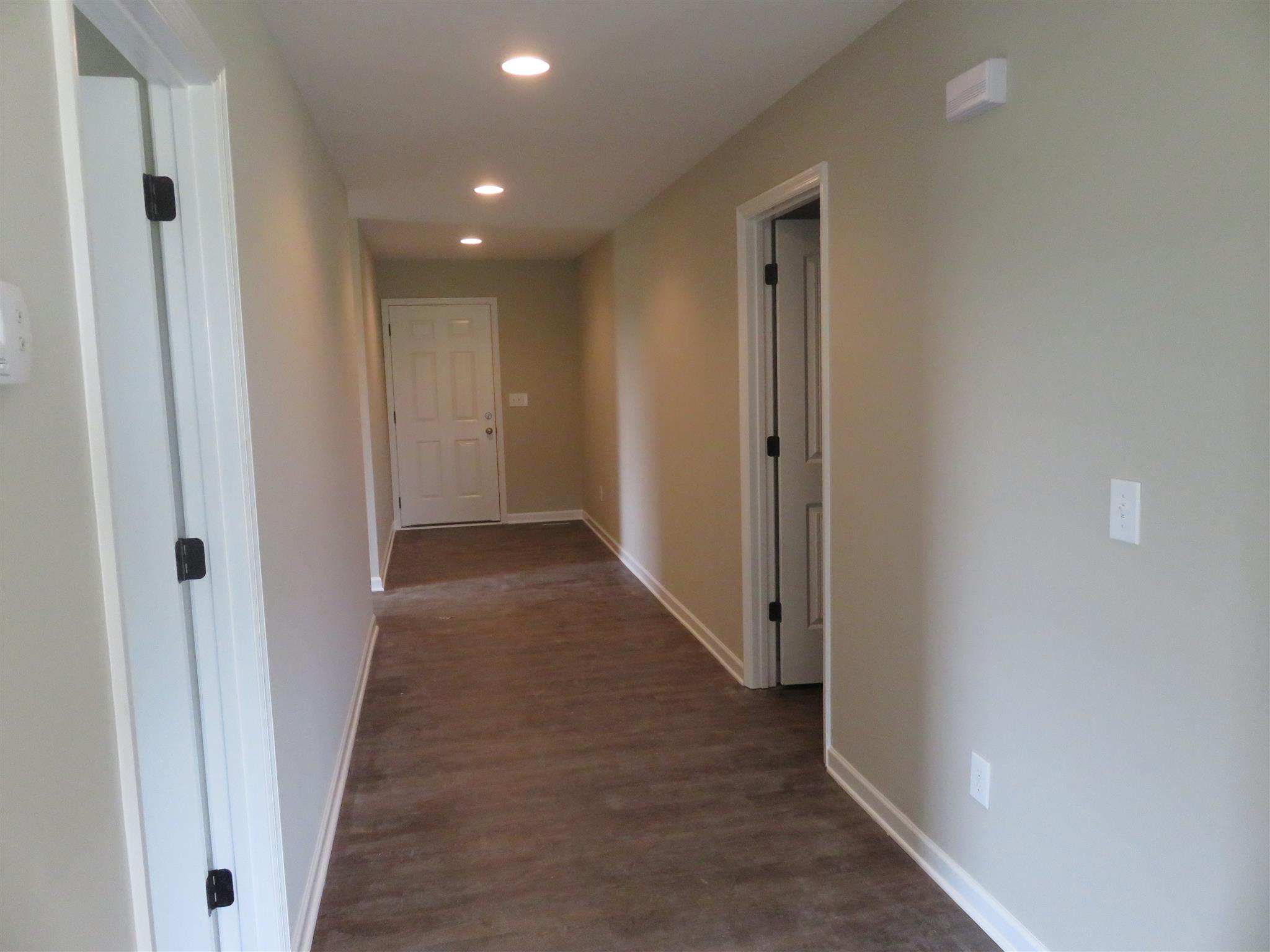51 Shipley Road Manchester, TN 37355 - Photo 2 of 13 Foyer