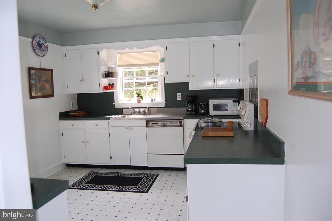 45 Riverside Avenue Lancaster, PA 17602 - Photo 7 of 20 Gallery Image 7