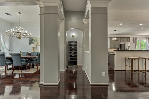 $800,000 | 2 Candlenut Place, The Woodlands, TX 77381