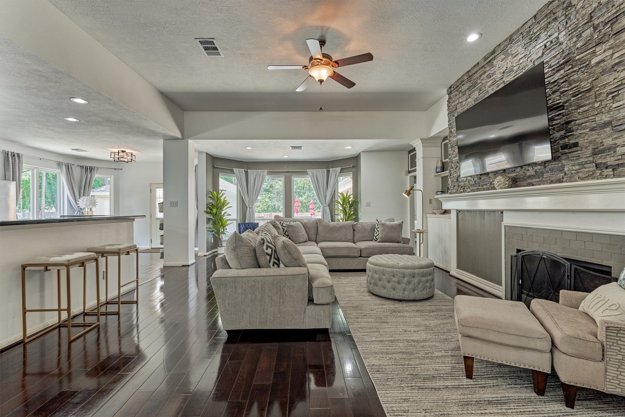 2 Candlenut Place The Woodlands, TX 77381 - Photo 12 of 50