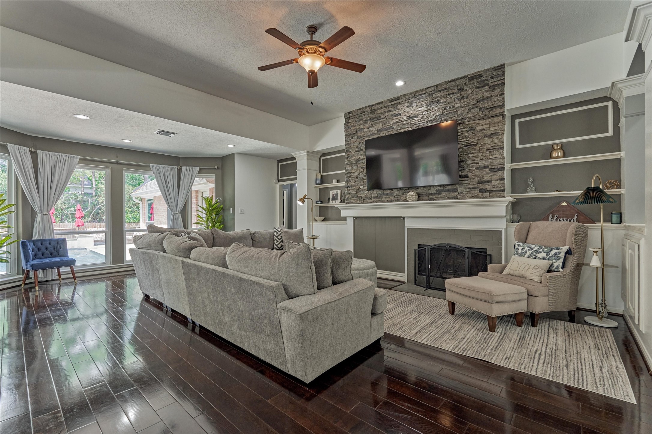 2 Candlenut Place The Woodlands, TX 77381 - Photo 13 of 50