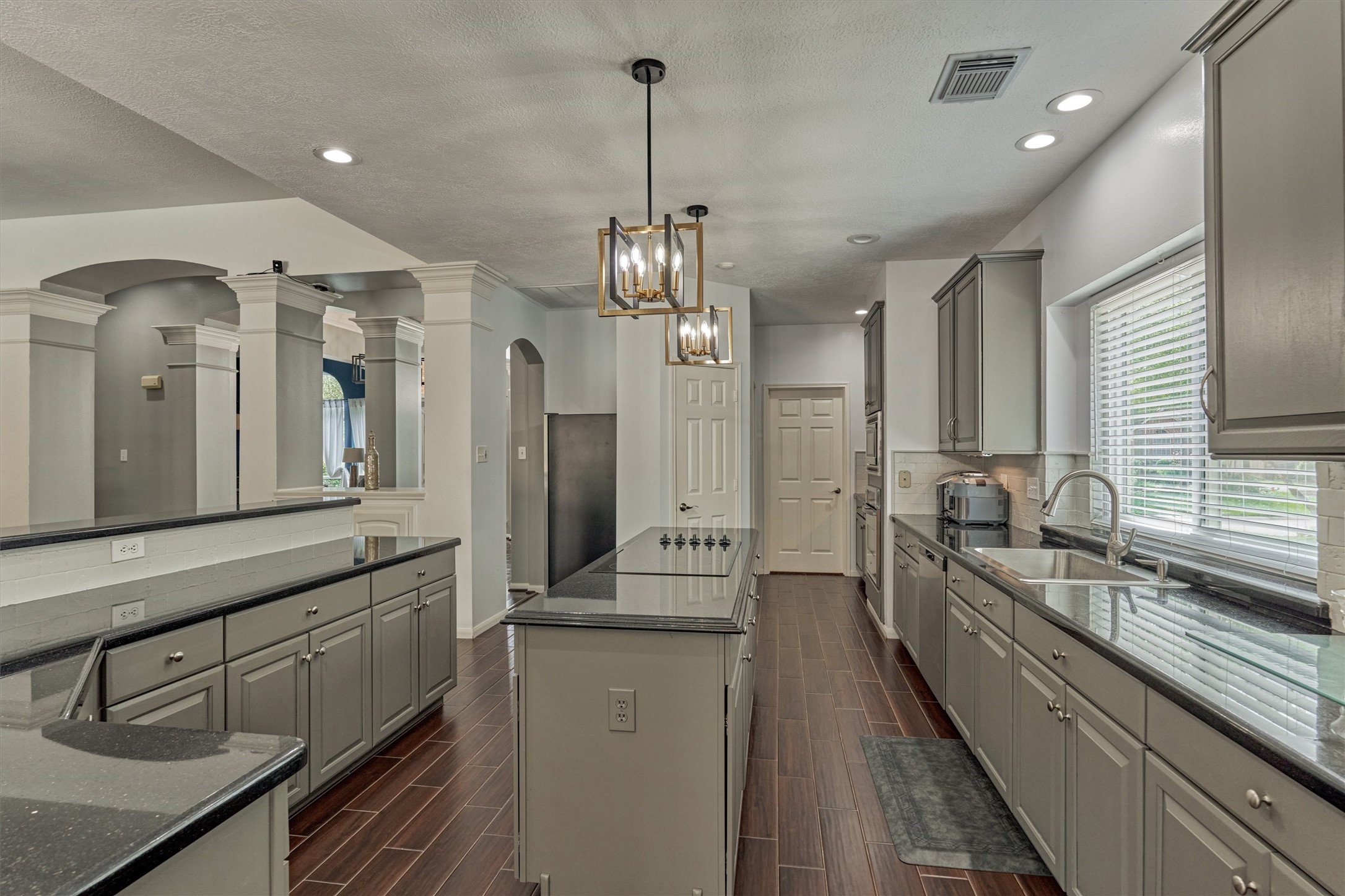 2 Candlenut Place The Woodlands, TX 77381 - Photo 20 of 50