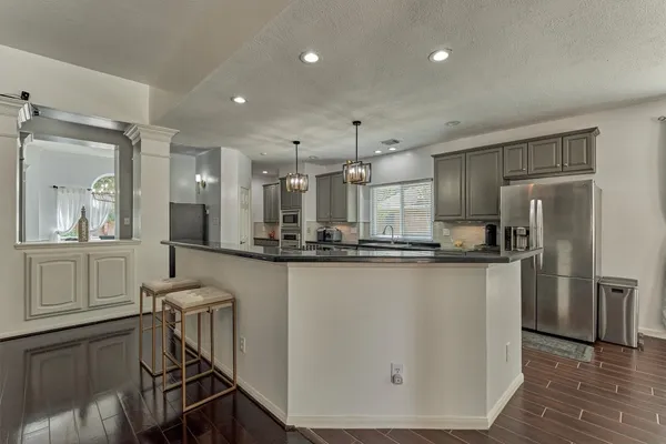 $800,000 | 2 Candlenut Place, Spring, TX 77381