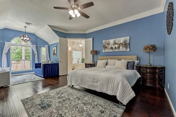 $800,000 | 2 Candlenut Place, The Woodlands, TX 77381