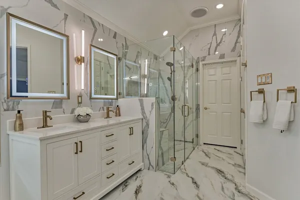 $800,000 | 2 Candlenut Place, Spring, TX 77381