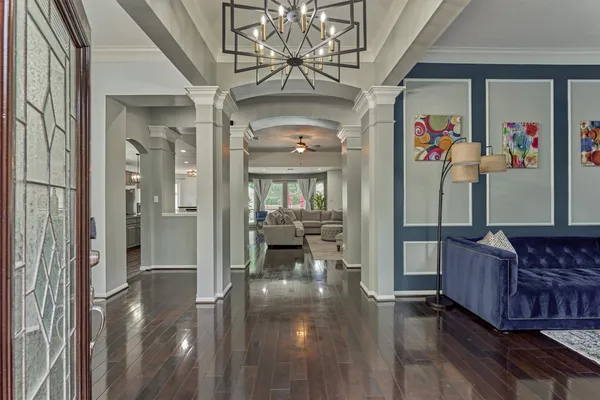 $800,000 | 2 Candlenut Place, The Woodlands, TX 77381