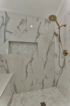 $800,000 | 2 Candlenut Place, The Woodlands, TX 77381