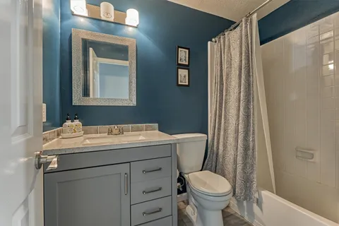 $800,000 | 2 Candlenut Place, The Woodlands, TX 77381
