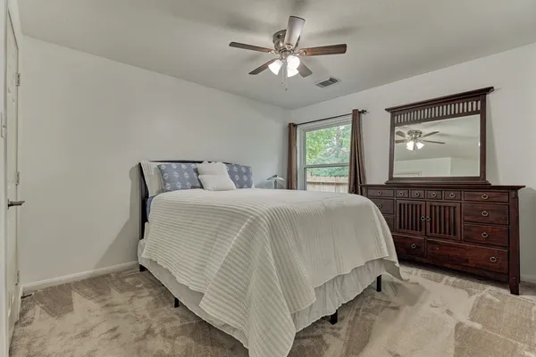 $800,000 | 2 Candlenut Place, The Woodlands, TX 77381