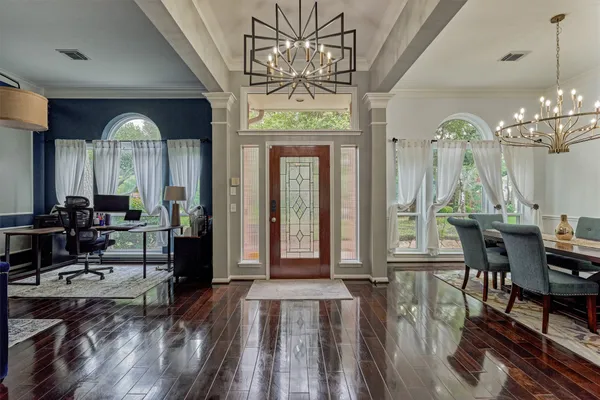 $800,000 | 2 Candlenut Place, The Woodlands, TX 77381