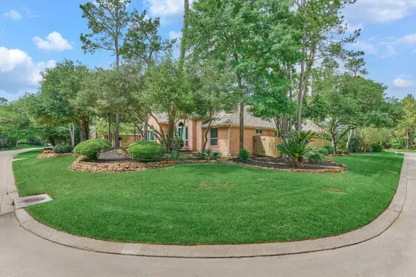 $800,000 | 2 Candlenut Place, Spring, TX 77381