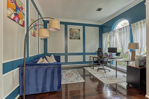 $800,000 | 2 Candlenut Place, The Woodlands, TX 77381