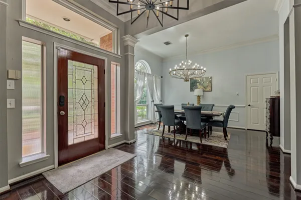 $800,000 | 2 Candlenut Place, The Woodlands, TX 77381