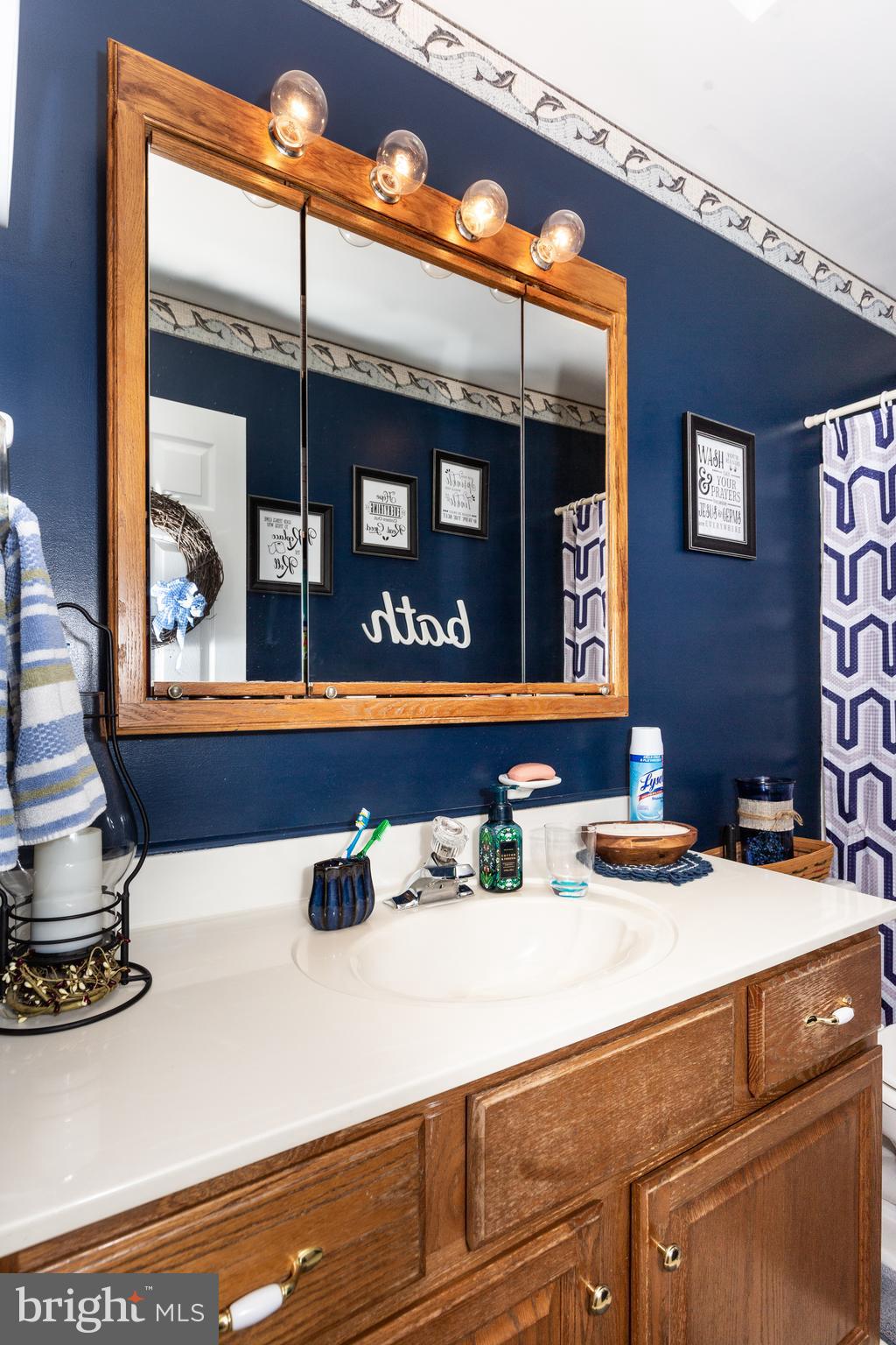 550 Lees Mill Road Hampstead, MD 21074 - Photo 23 of 48 Hall Bath