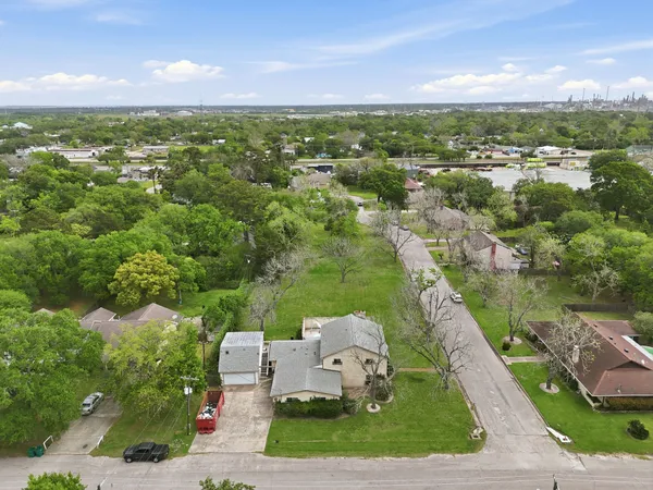 $280,000 | 1124 Estate Drive, La Marque, TX 77568