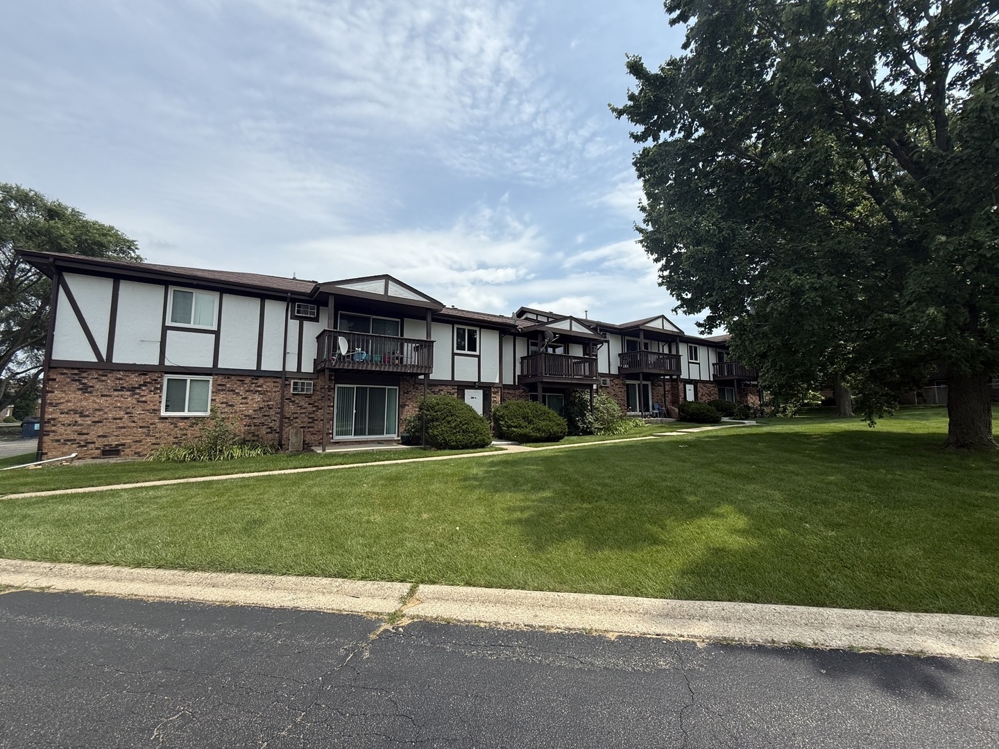 1032 Shagbark Road, Unit 2H New Lenox, IL 60451 - Photo 4 of 4