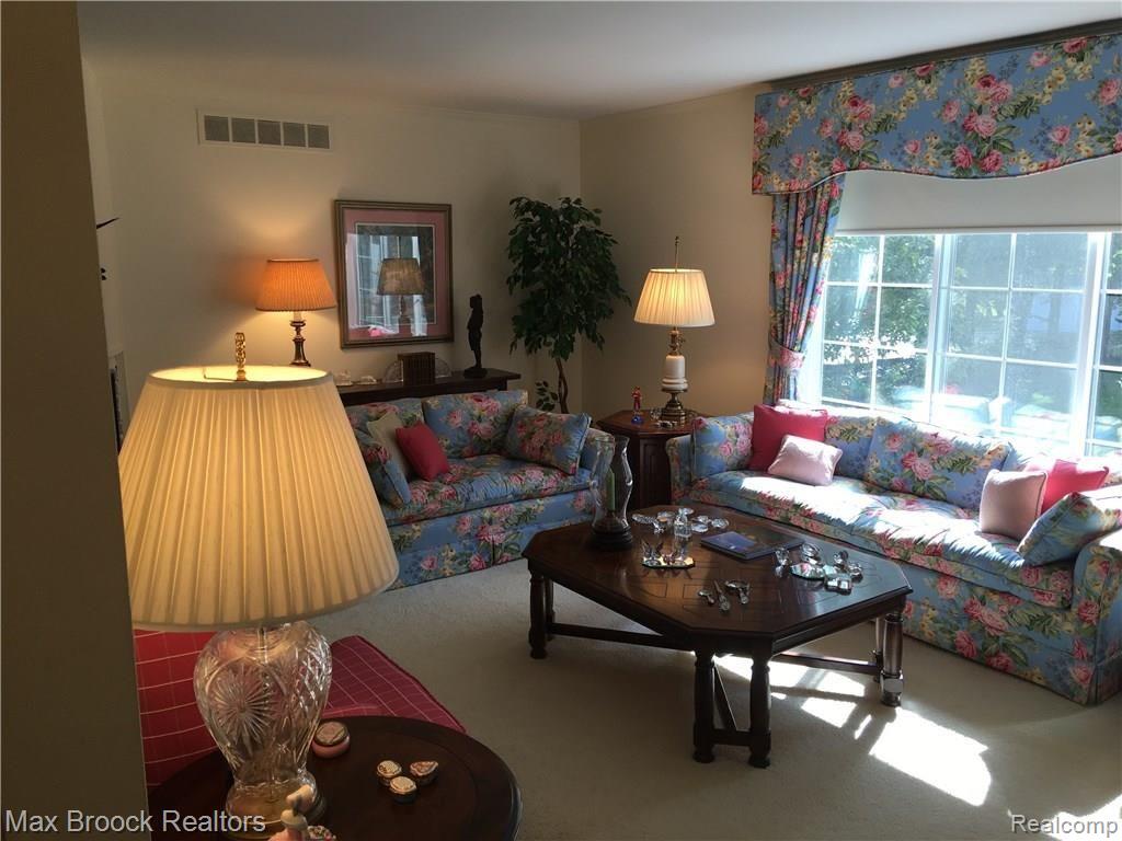 1750 Tiverton Road Bloomfield Hills, MI 48304 - Photo 20 of 32