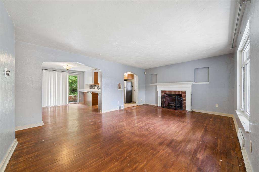 610 Cascade Road Pittsburgh, PA 15221 - Photo 6 of 11