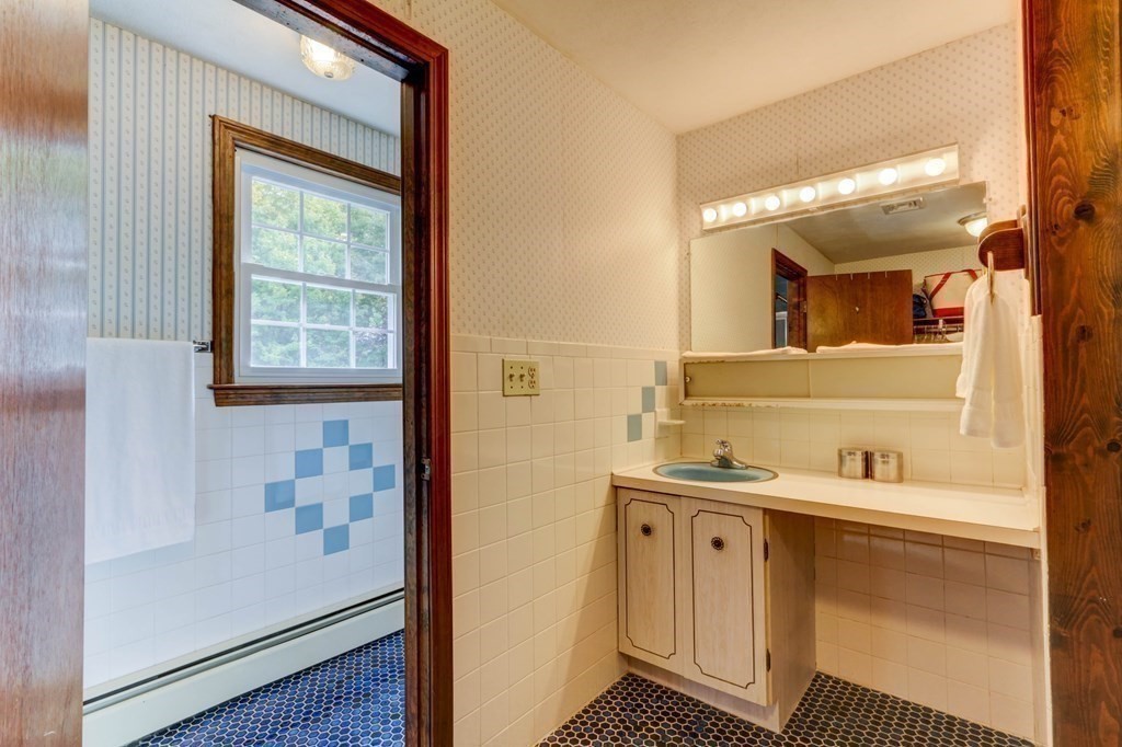4 Spruce Road Medway, MA 02053 - Photo 26 of 42 Gallery Image 26