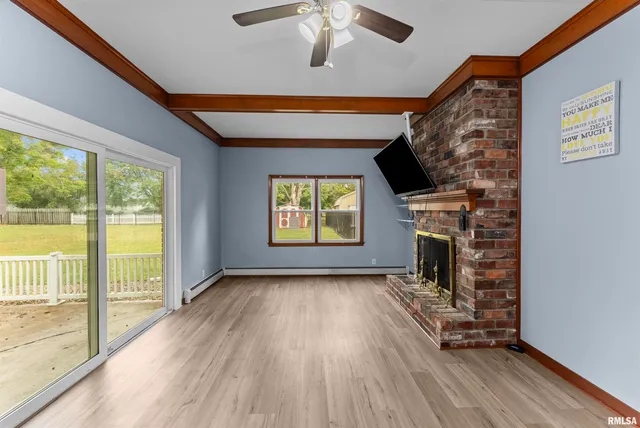 $325,000 | 305 North Henderson Road, Alexis, IL 61412