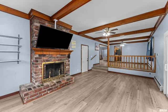 $325,000 | 305 North Henderson Road, Alexis, IL 61412