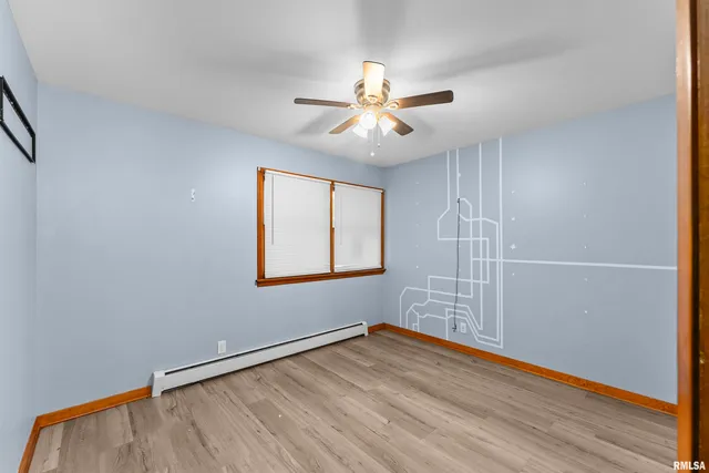 $325,000 | 305 North Henderson Road, Alexis, IL 61412