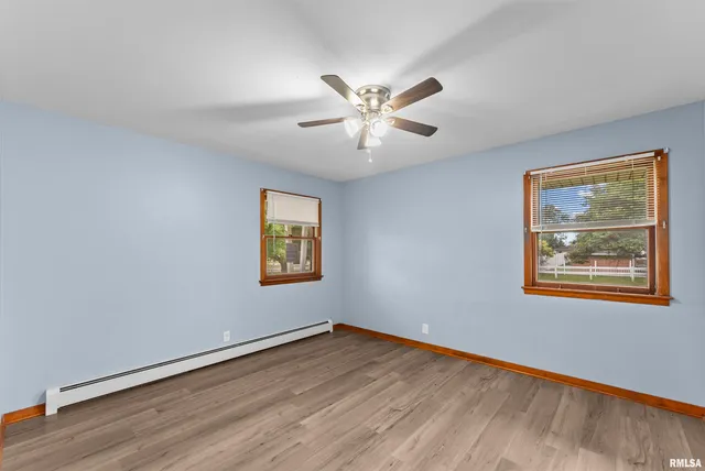 $325,000 | 305 North Henderson Road, Alexis, IL 61412