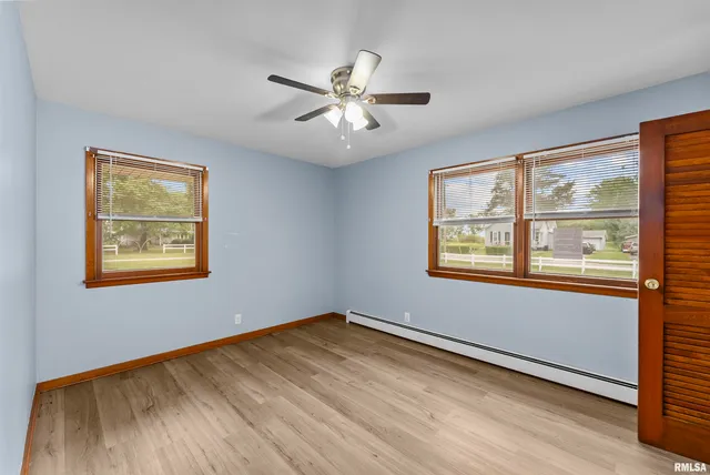 $325,000 | 305 North Henderson Road, Alexis, IL 61412