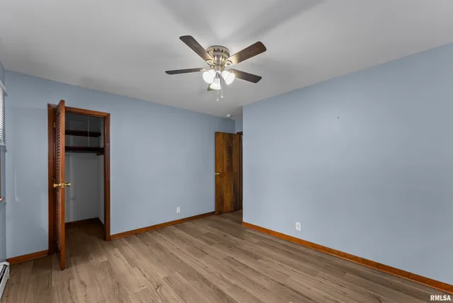 $325,000 | 305 North Henderson Road, Alexis, IL 61412