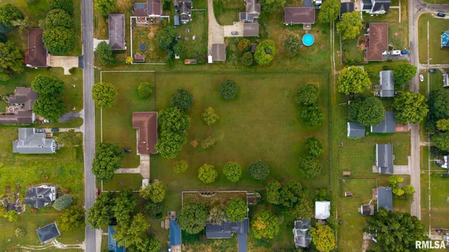 $325,000 | 305 North Henderson Road, Alexis, IL 61412