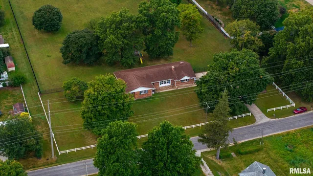 $325,000 | 305 North Henderson Road, Alexis, IL 61412