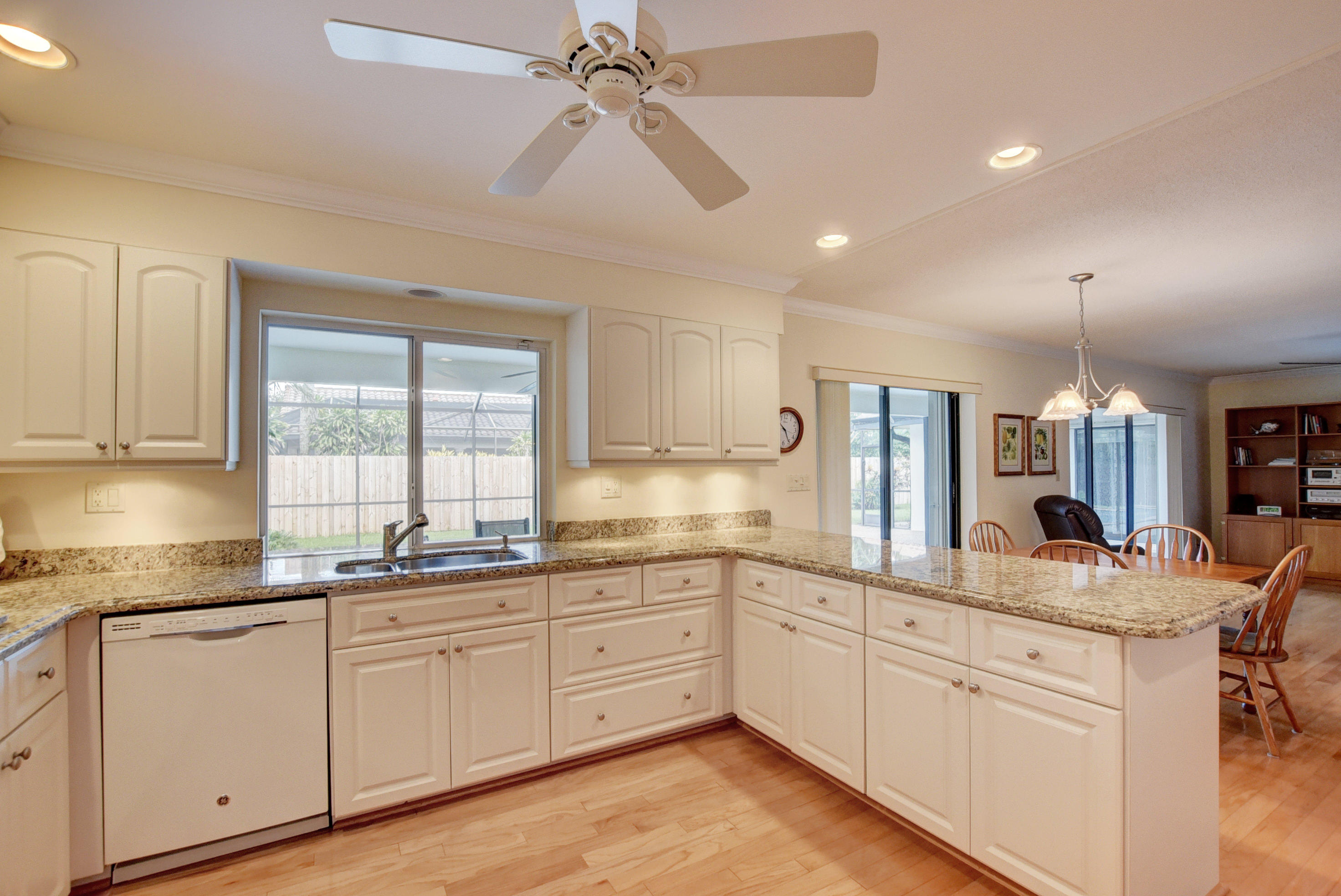 680 Southwest 17th Street Boca Raton, FL 33486 - Photo 25 of 41 Kitchen