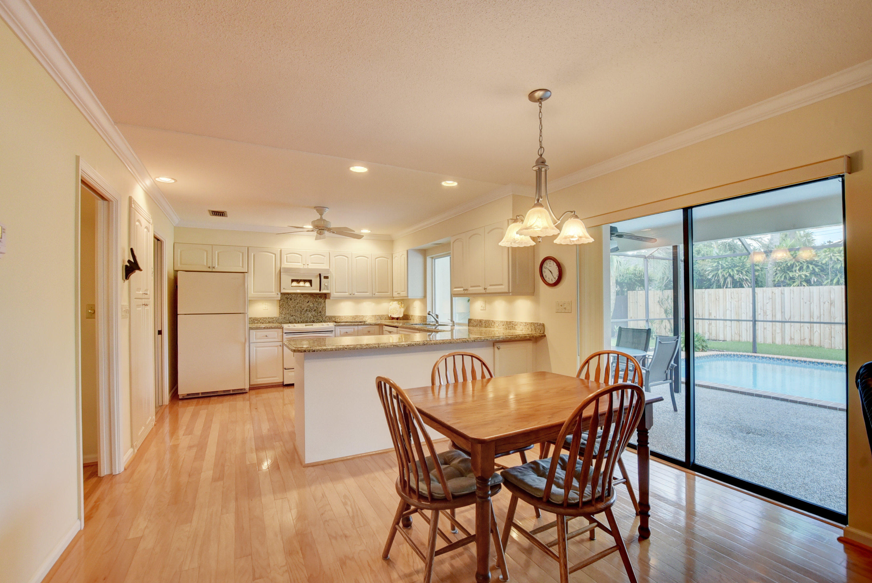 680 Southwest 17th Street Boca Raton, FL 33486 - Photo 27 of 41 Eat-in kitchen