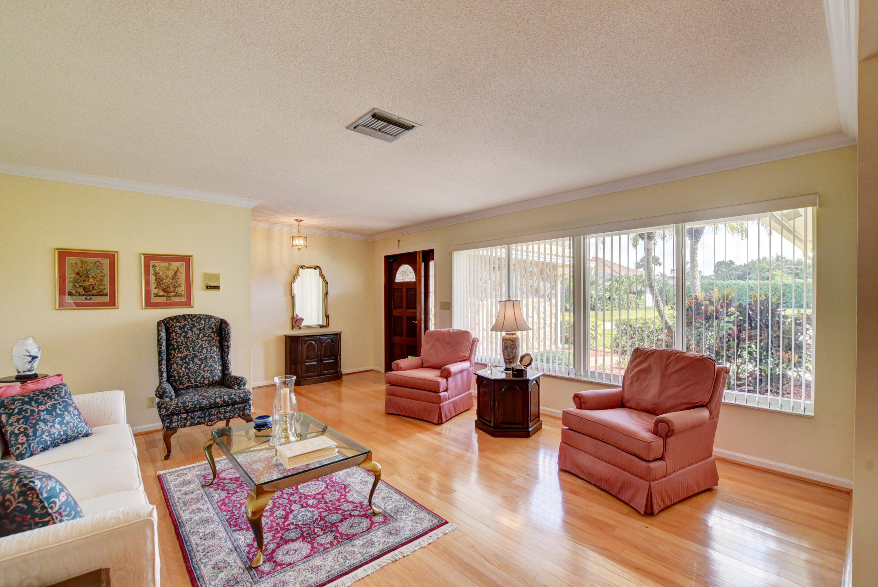 680 Southwest 17th Street Boca Raton, FL 33486 - Photo 8 of 41 Living room