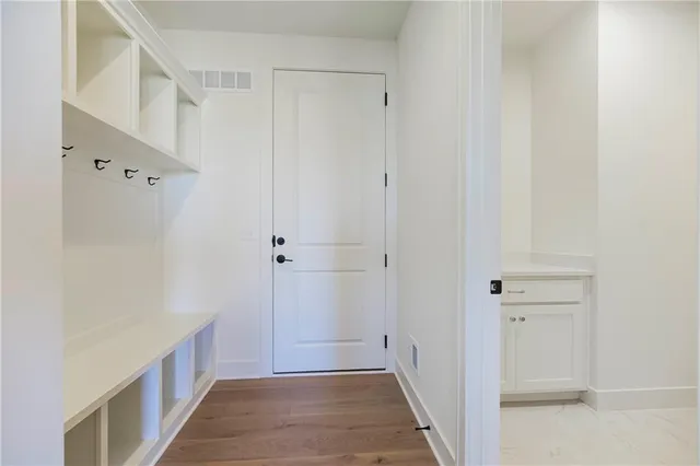 $778,112 | 3900 West 158th Place, Overland Park, KS 66224