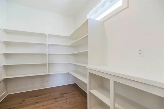 $778,112 | 3900 West 158th Place, Overland Park, KS 66224