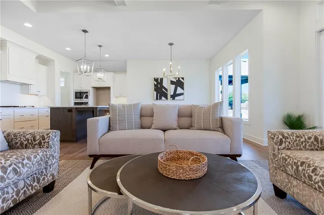 $778,112 | 3900 West 158th Place, Overland Park, KS 66224