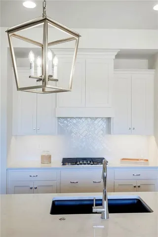 $778,112 | 3900 West 158th Place, Overland Park, KS 66224