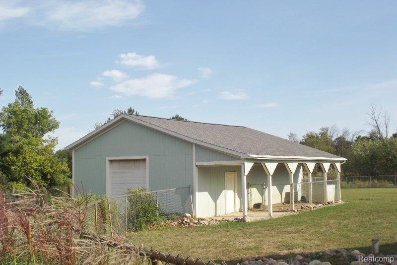 5400 Dansville Road Stockbridge, MI 49285 - Photo 4 of 10 DSCF1388 (800x534).jpg