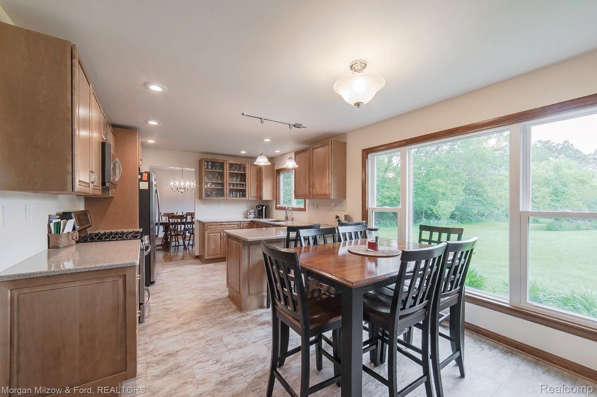 8105 Linden Road Fenton, MI 48430 - Photo 6 of 33 21-DSC_0502.jpg
