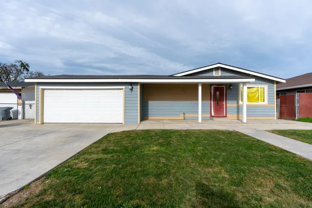 $330,000 | 1821 West 8th Street, Merced, CA 95341