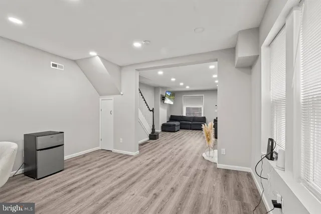 $2,899 | 4928 Florence Avenue, Philadelphia, PA 19143