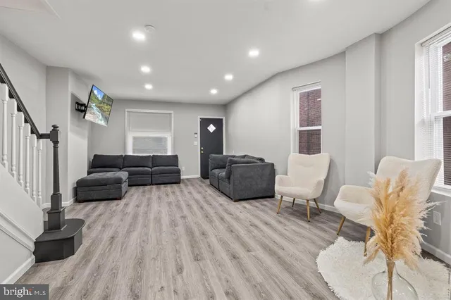 $2,899 | 4928 Florence Avenue, Philadelphia, PA 19143