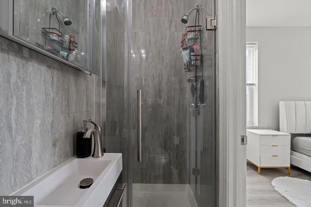 $2,899 | 4928 Florence Avenue, Philadelphia, PA 19143