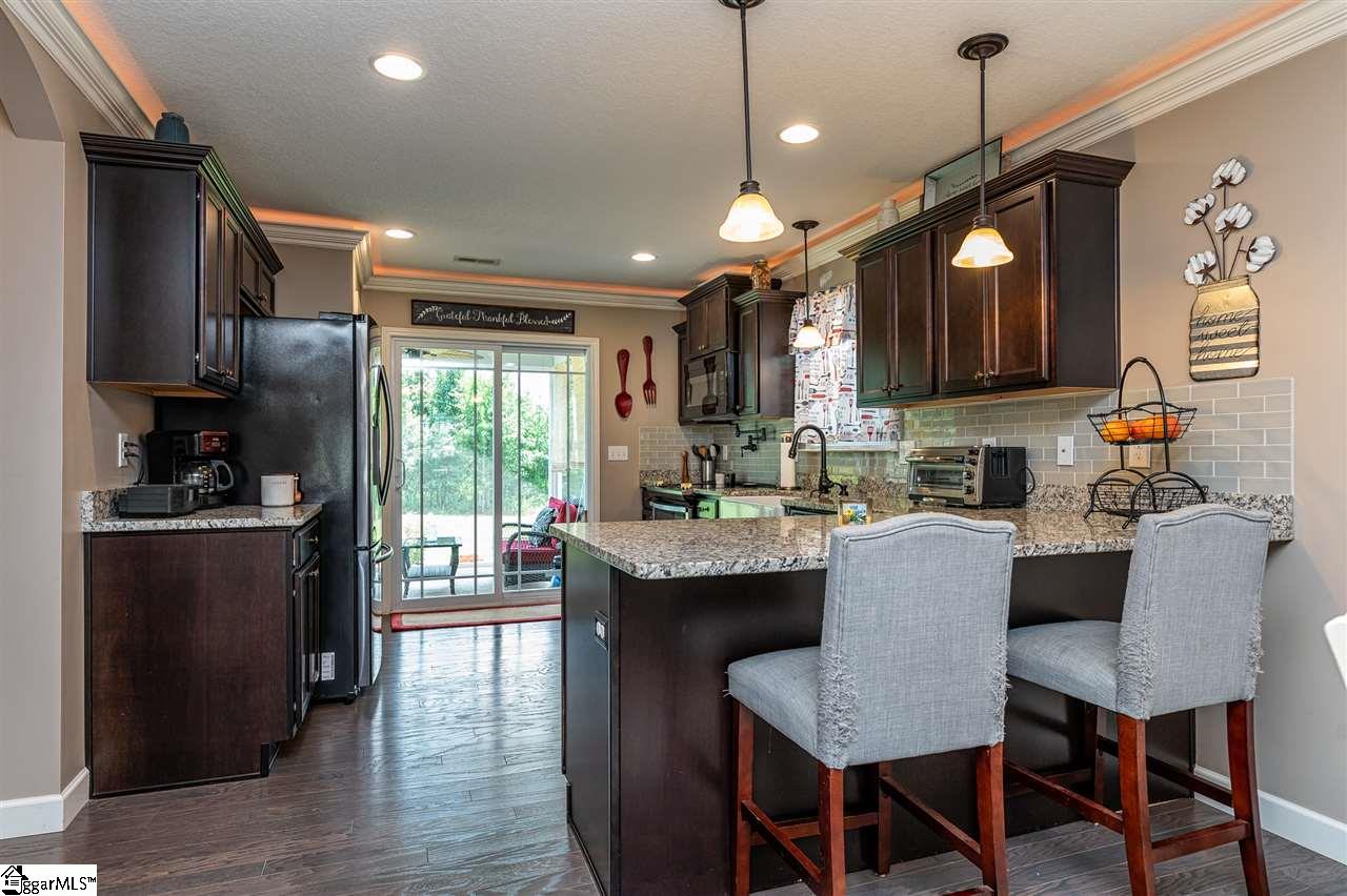 560 Thomas Edwards Lane Greer, SC 29651 - Photo 8 of 28 Gallery Image 8